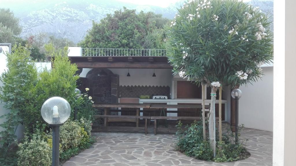 Casa Vacanze Villa Rosa Cala Gonone Exterior photo